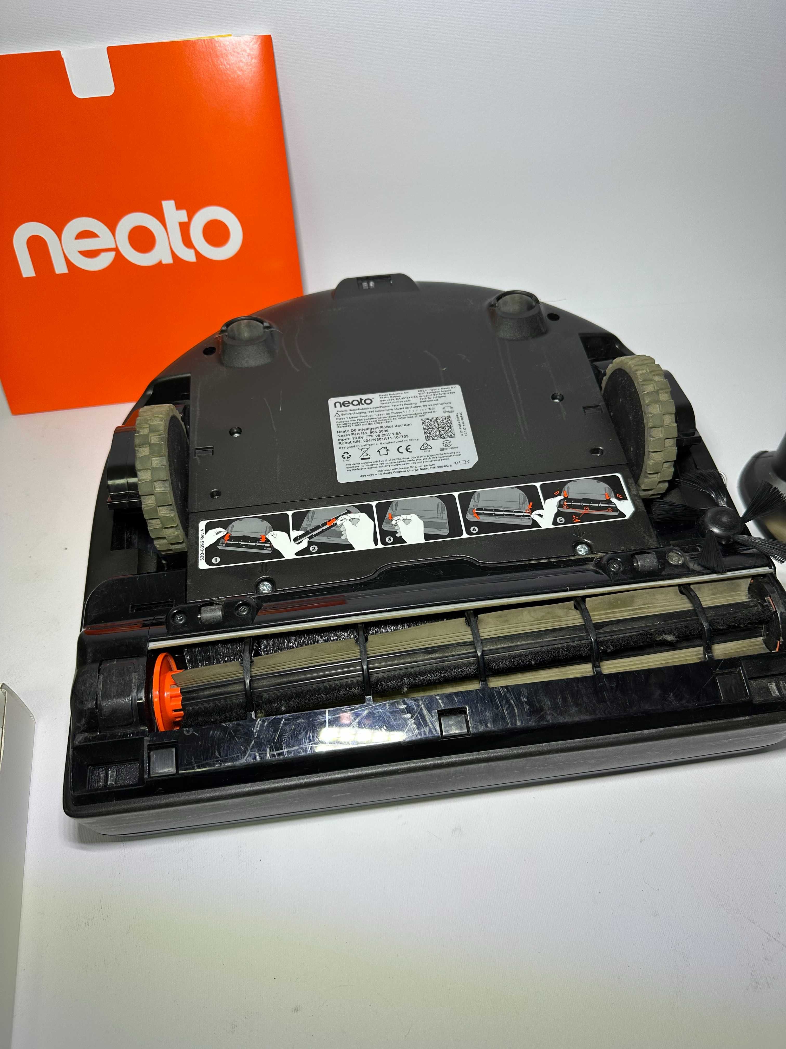 Robot sprzątający Neato Robotics D8 niebieski