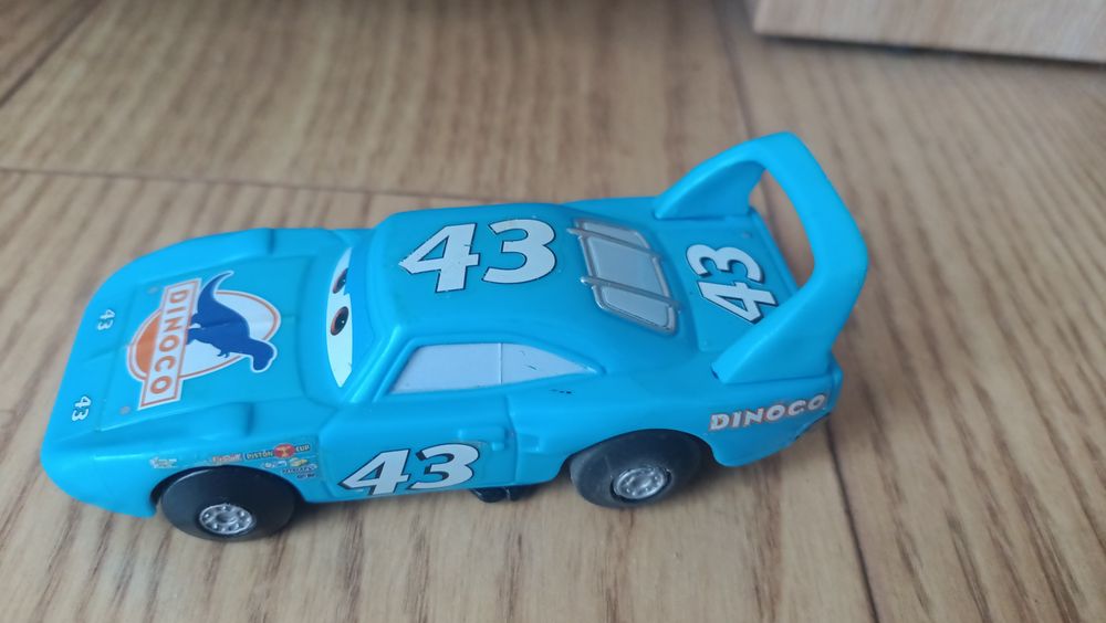 Autko król z bajki auta 1 zygzak McQueen