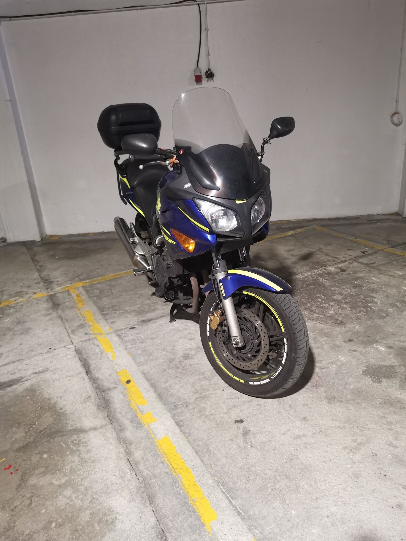 Cbf 600 SA de 2004