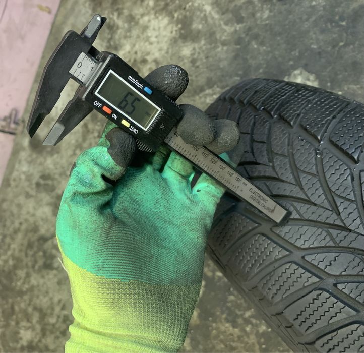 Шина одна Goodyear UltraGrip Ice 2 215/60 R16 одиночка