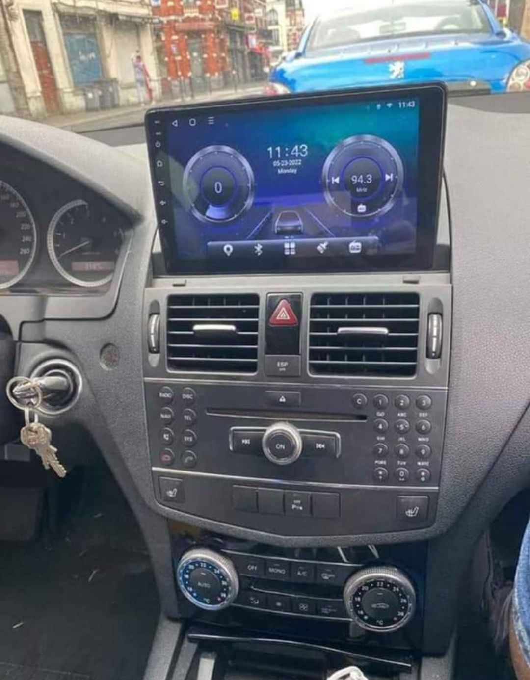 Rádio Android 12 com GPS Mercedes W204 (Artigo Novo)