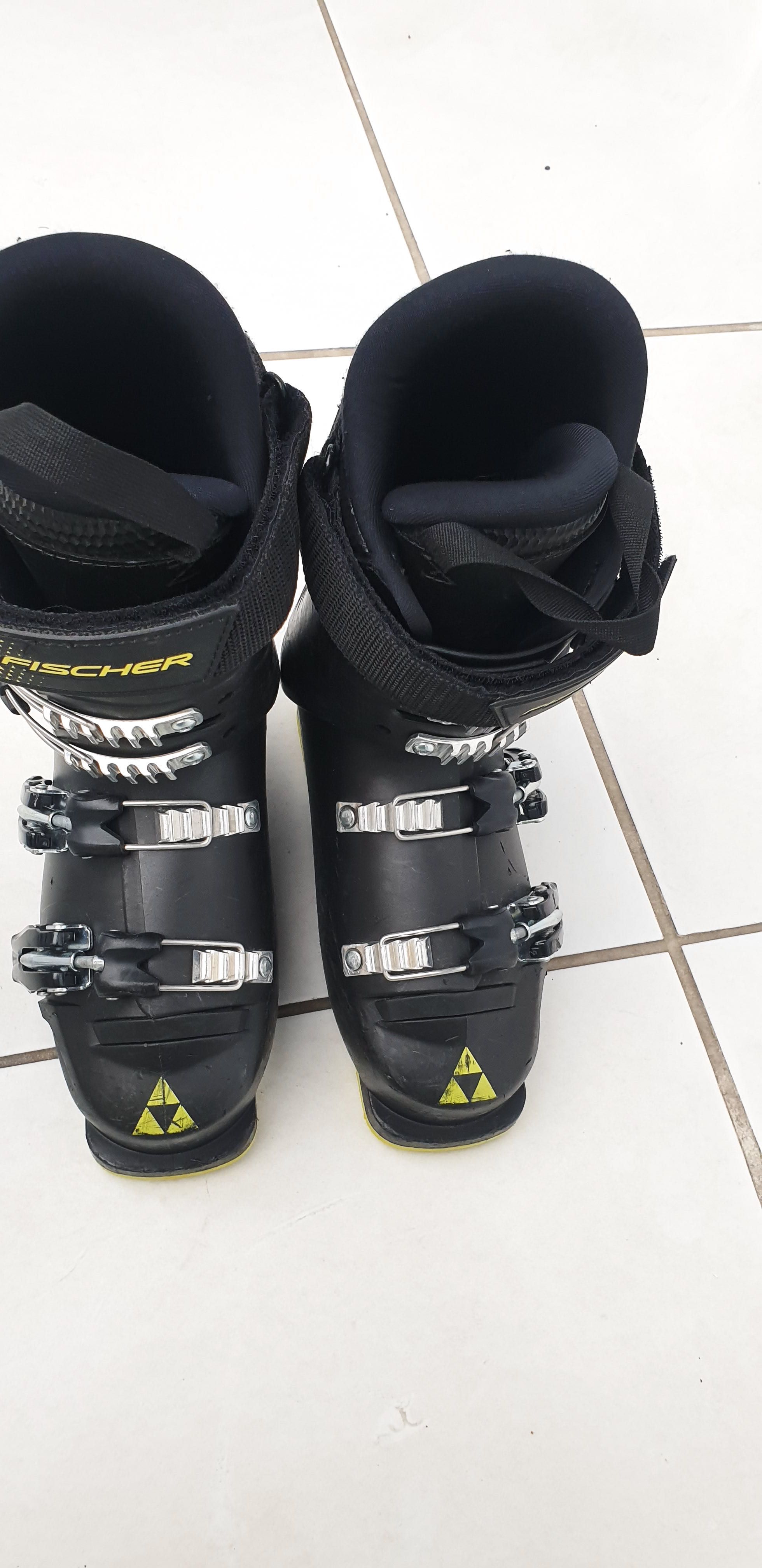 BUTY NARCIARSKIE FISCHER RC4 60 JR  22/22.5 (ski boots).