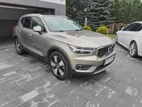 Volvo XC 40 Volvo XC40 T5 Momentum benzyna 247KM 70tyś km 4x4