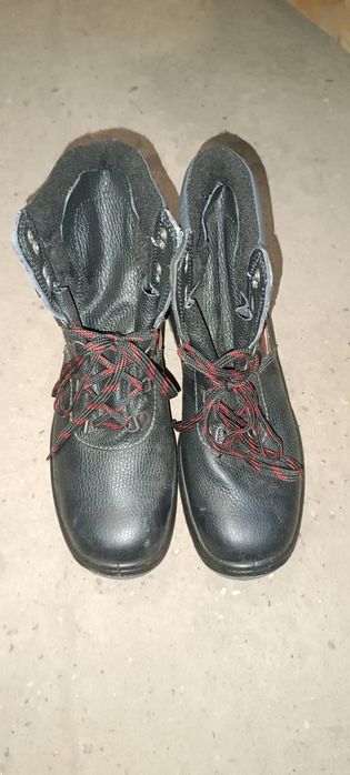 Buty zimowe robocze

Polec