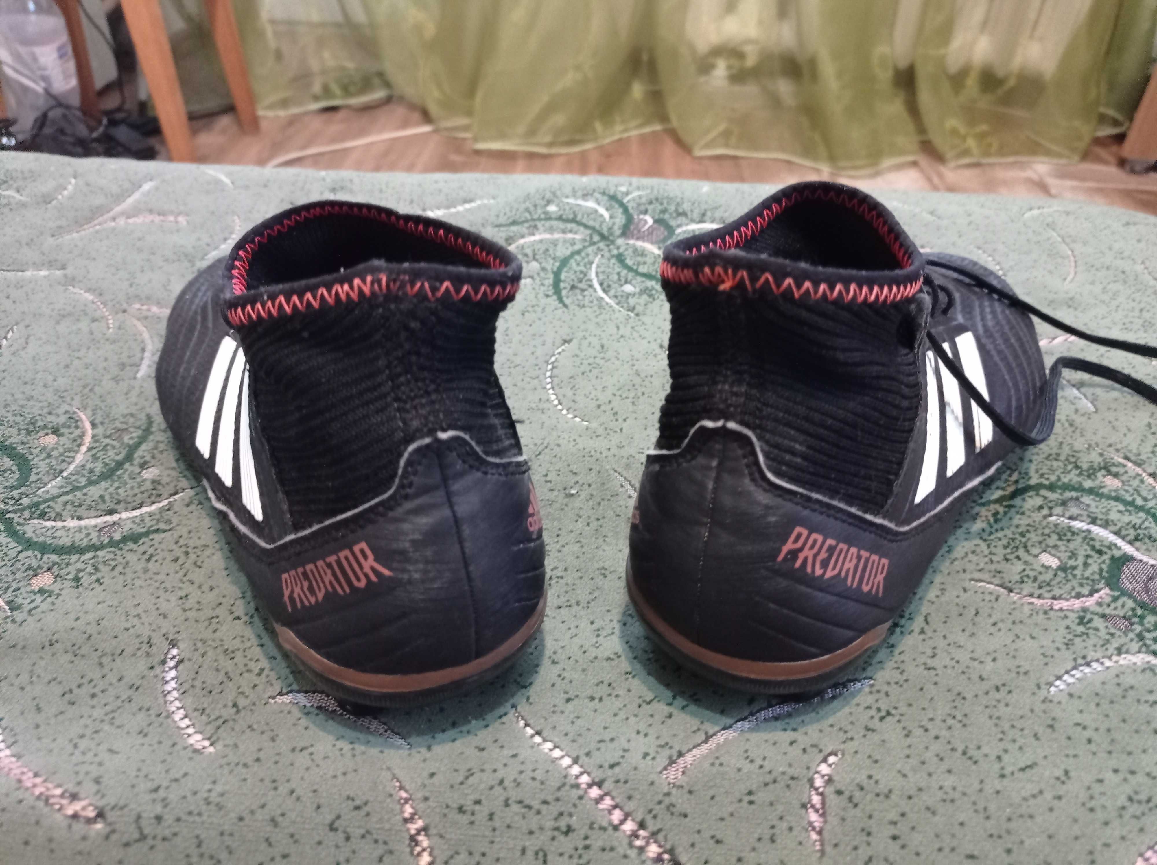 Копочки Adidas Predator (оригинал) фирменные размер-44стелька-28см