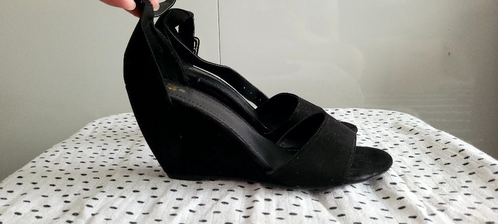 NOWE buty z odkrytymi palcami na koturnie h&m rozmiar 39