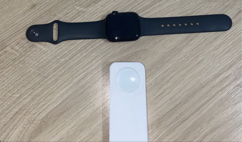 Apple Watch SE 40mm GPS + Cellular (2.ª Geração) Novo