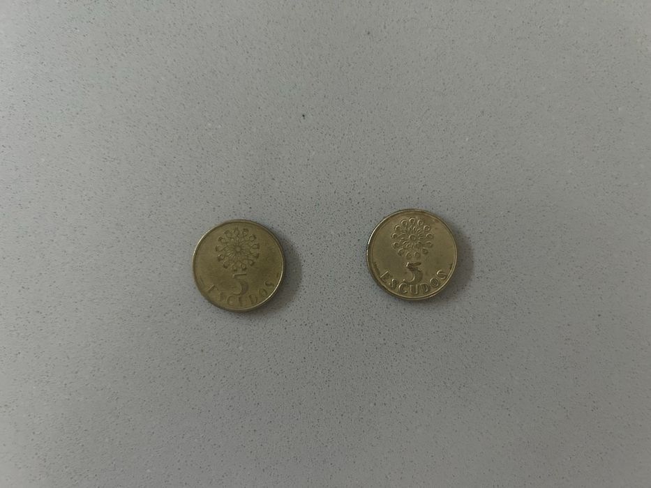 Moedas de 5 e 10 Escudos