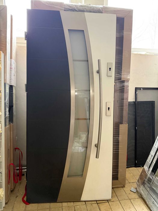 Drzwi zewnętrzne KMT z demontażu , 90P z ościeżnicą stalową