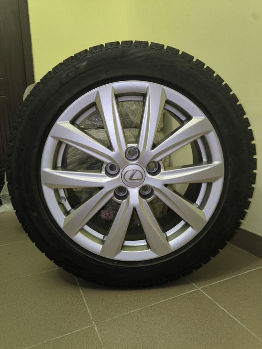 Диски Lexus з майже новою зимовою резиною Bridgestone 215/55 R17