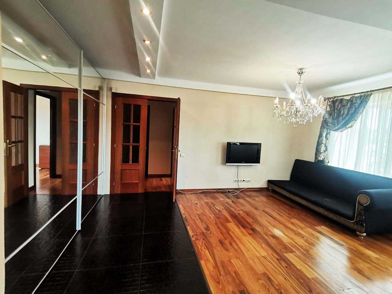 Продаж  3-кімнатної квартири в центрі міста