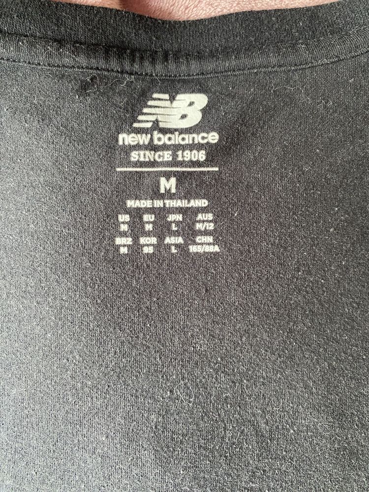 Жіноча футболка new balance