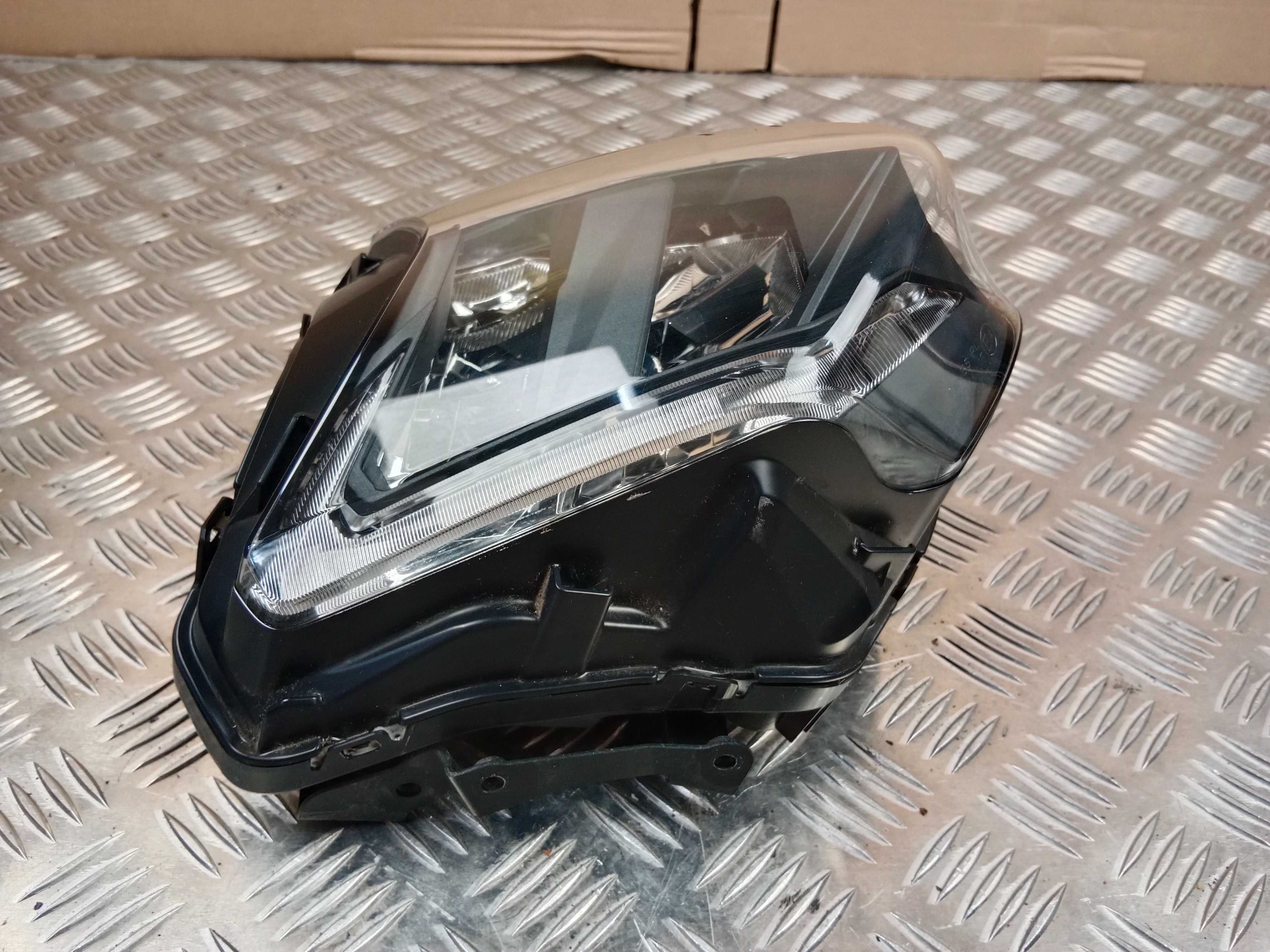 Honda NC 750 X DCT Lampa Przód Przednia Reflektor Przedni 16-20