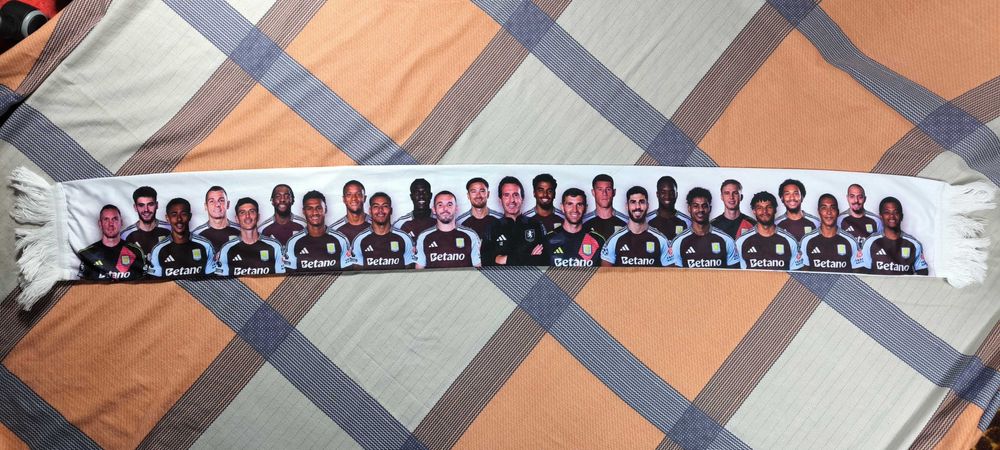 Шарф вболівальника Астон Вілла проти ПСЖ Ліга Чемпіонів 15/04/2025