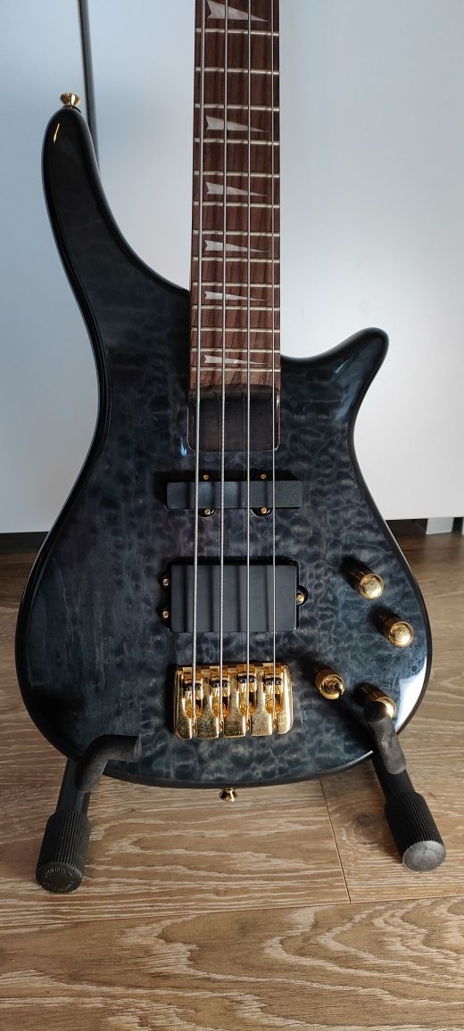 Gitara basowa Johnson Catalyst, futerał, wzmacniacz