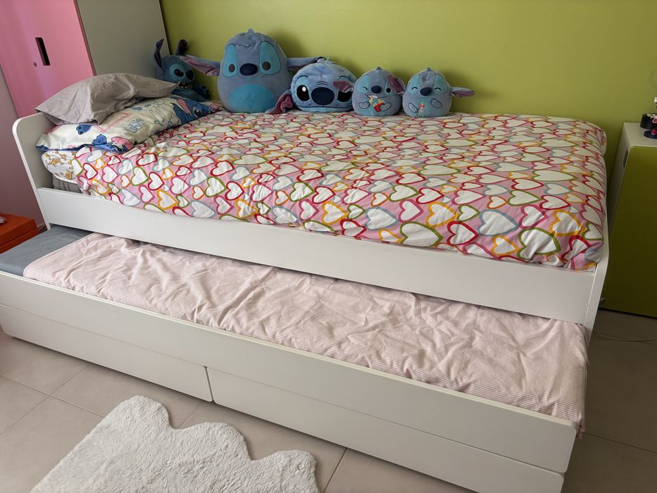 Cama criança Ikea com colchoes e edredons e capas