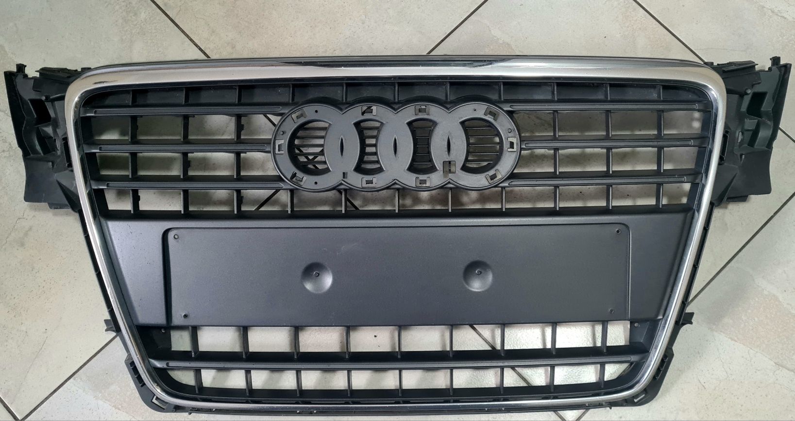 Grill Audi A4B8 (przedlift)