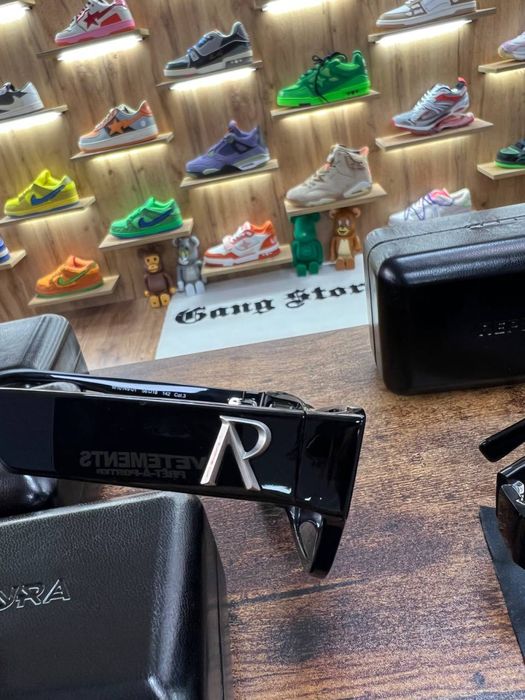 Окуляри Cонцезахисні Represent x Laura Black