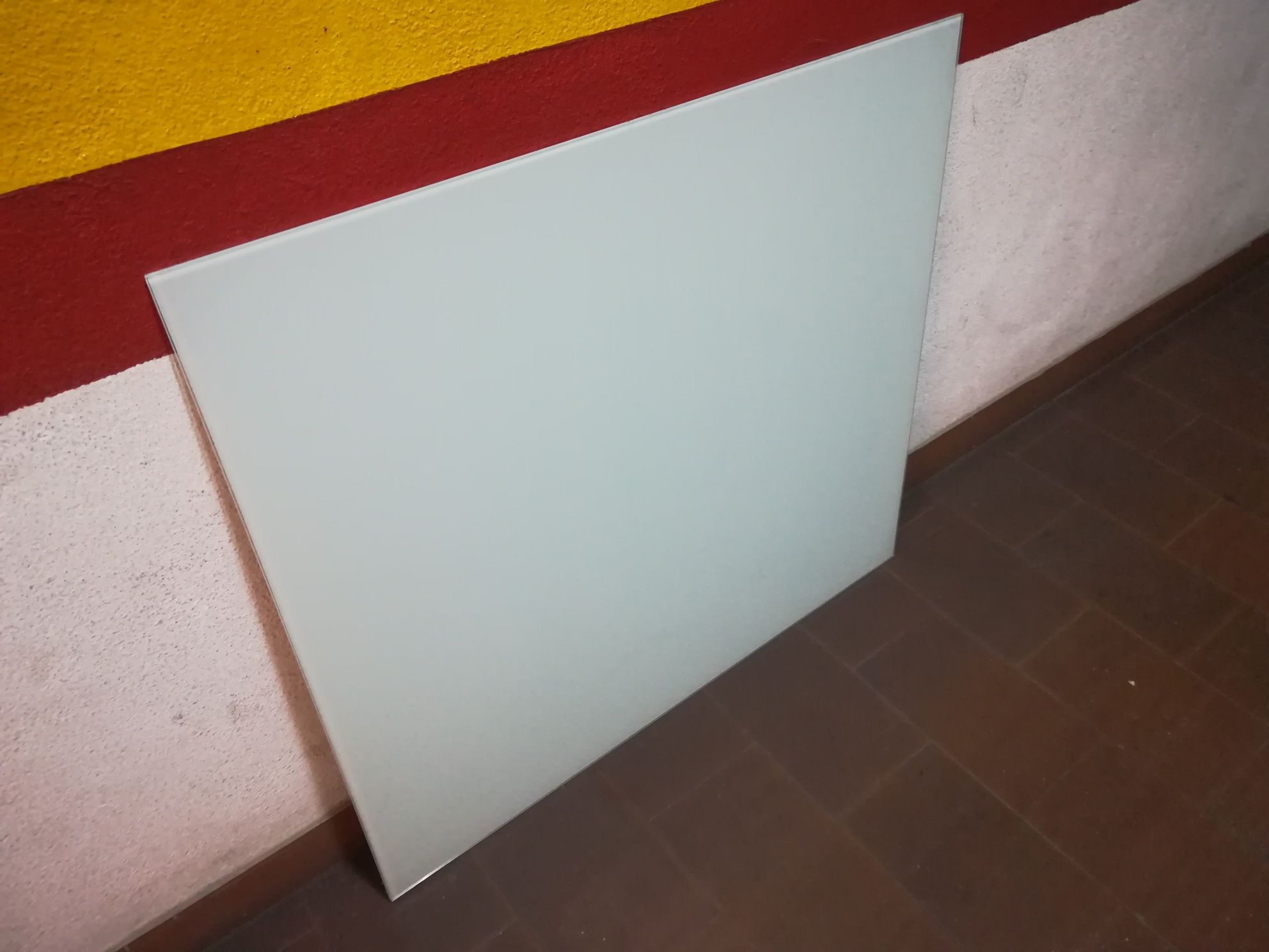 Vidro branco 85 cm x 94 cm