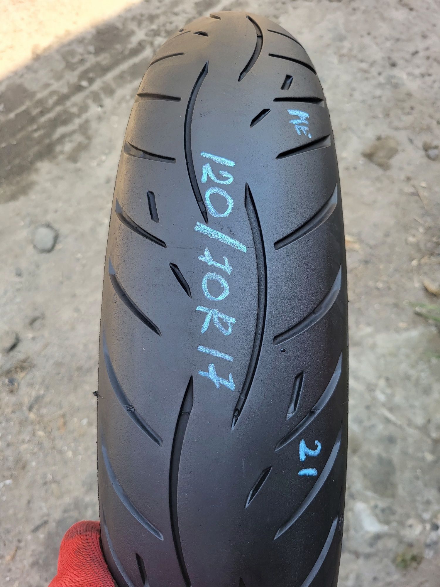 Dunlop 120/70R17 (2021) мотошина