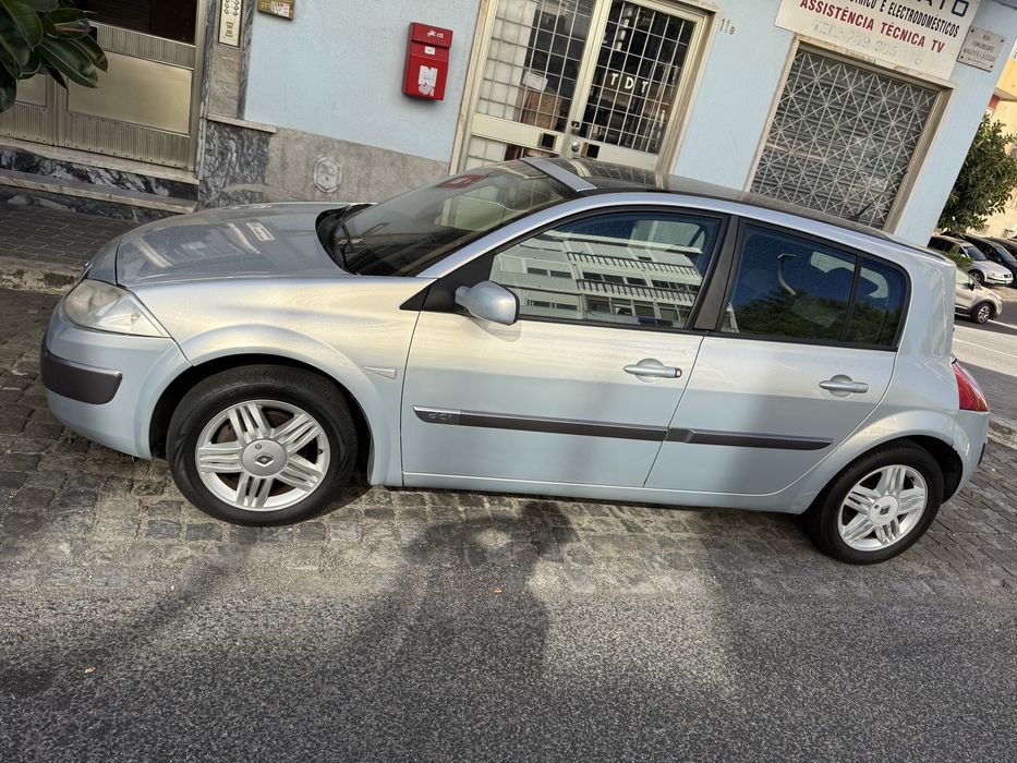Renault megane  em bom estado por 2300€