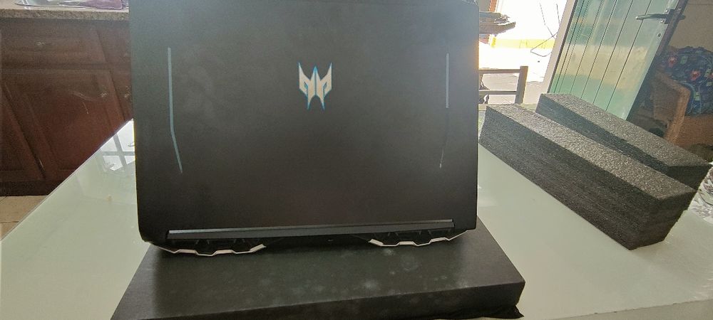 Computador portátil Predator helios 300