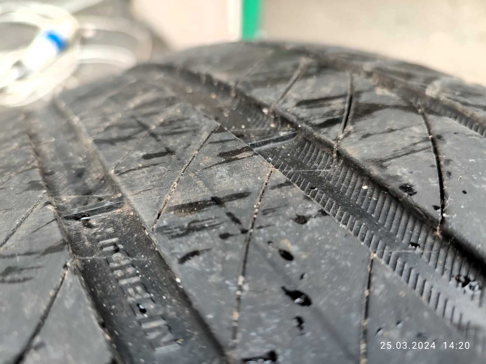 Продам 4 шини 235/50/r18  Michelin Primacy 4