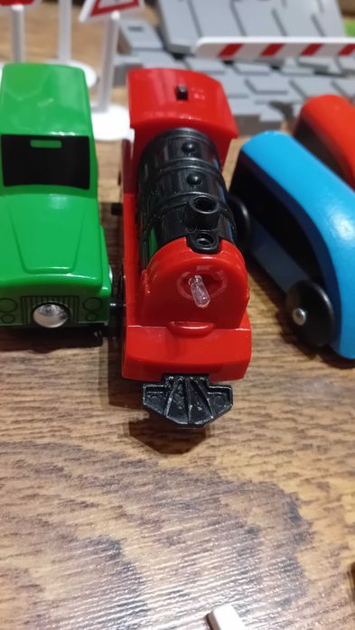 Drewniana kolejka na baterie