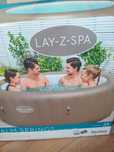 Jacuzzi LAY Z SPA 6 osobowe z pompą