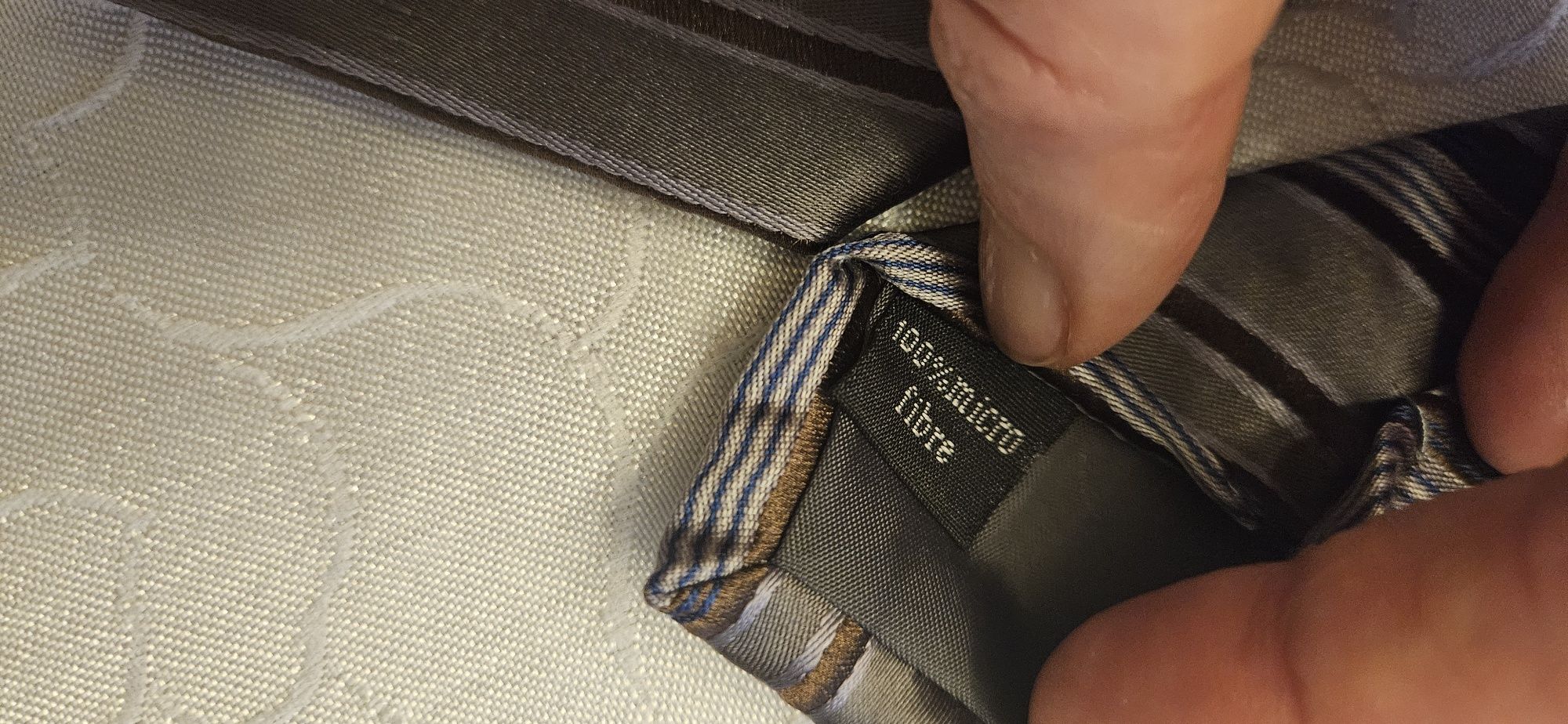 Krawat elegancki w poprzeczne pążki