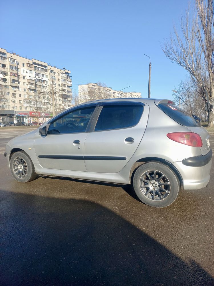 Продам Peugeot 206