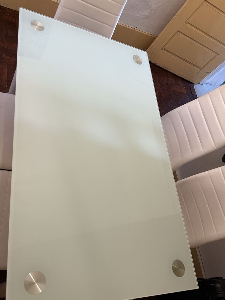 Vendo essa mesa em otimas condicoes,interessados e so chamad que negoc