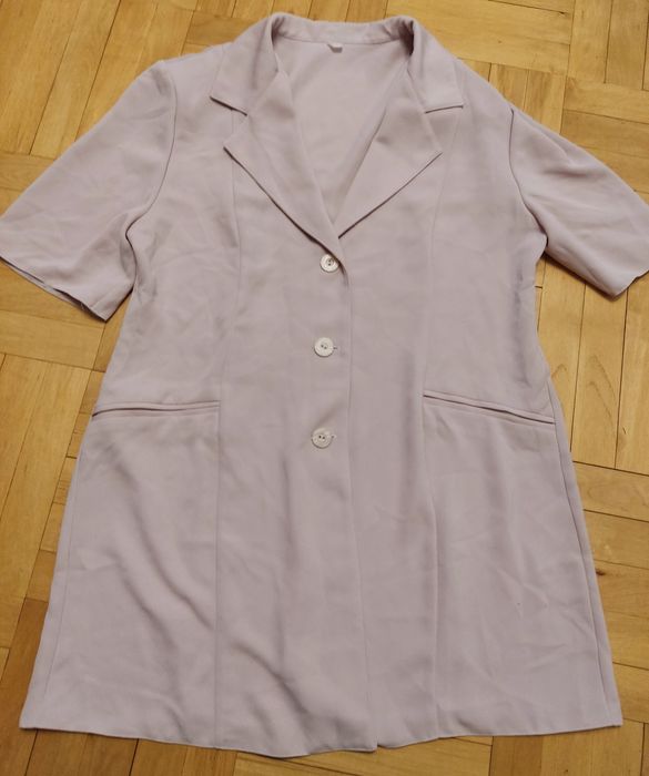 Kremowa beżowa sukienka mini, długi żakiet marynarka narzutka