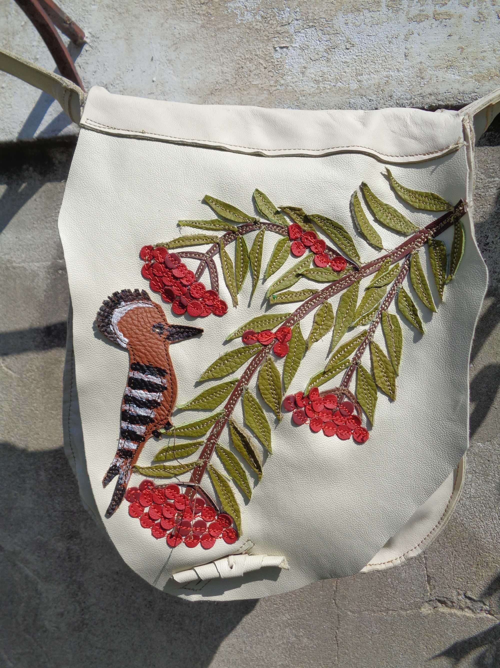 Artystyczna torebka skórzana z jarzębiną i dudkiem. Handmade