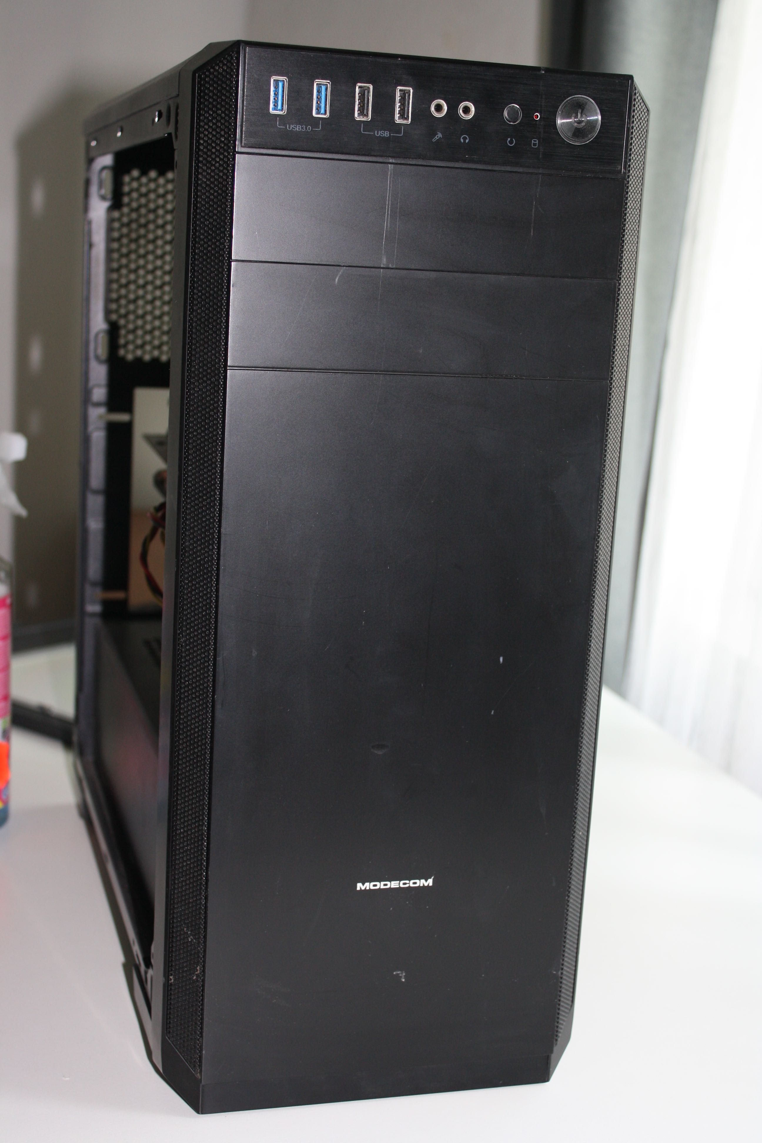 Komputer stacjonarny i5 / 16 GB RAM / SSD