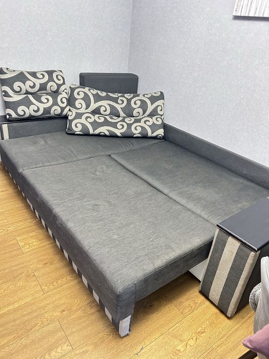 Продам кутовий диван.СРОЧНО!