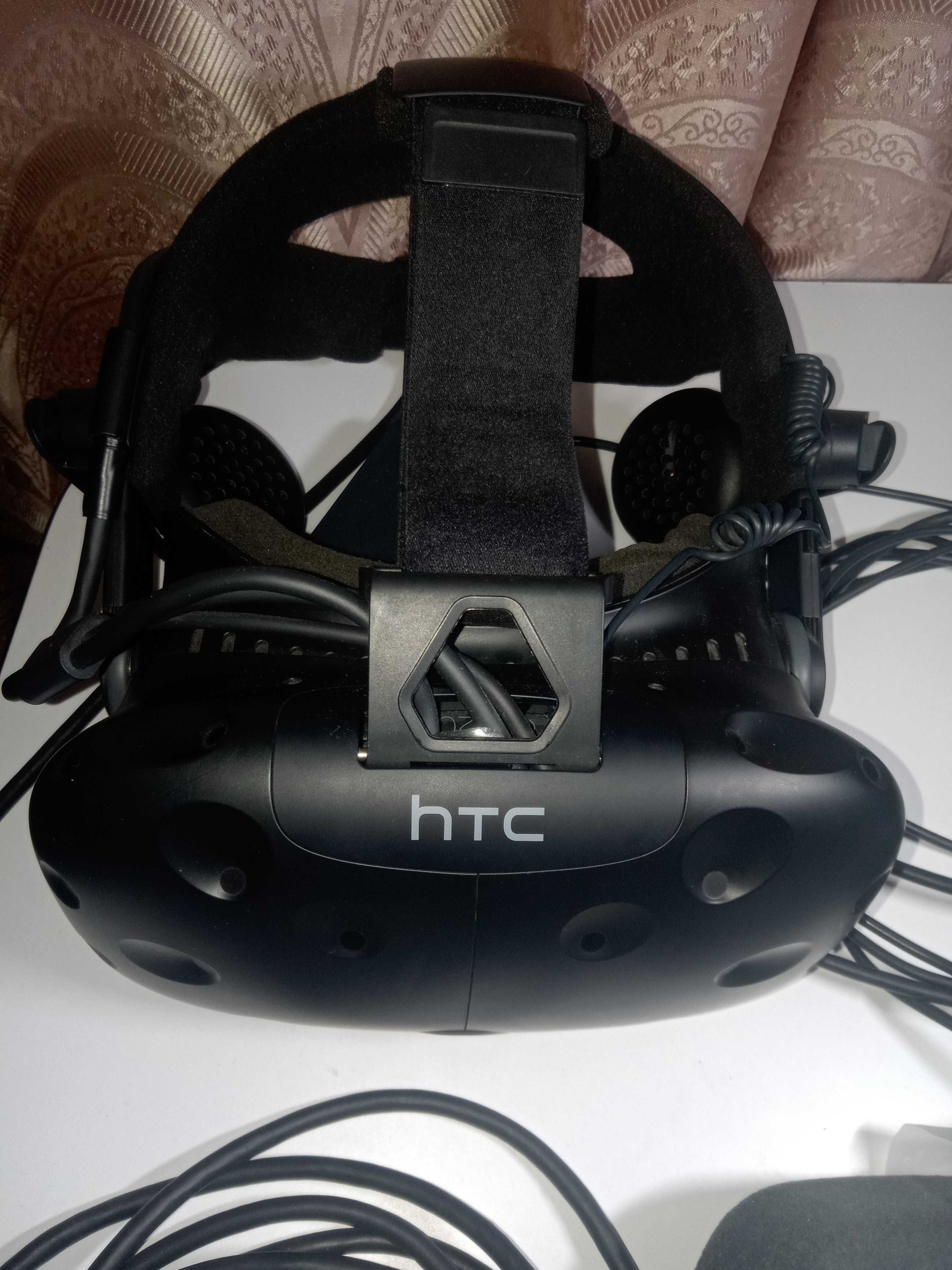 Шолом віртуальної реальності HTC Vive + Deluxe Audio Strap
