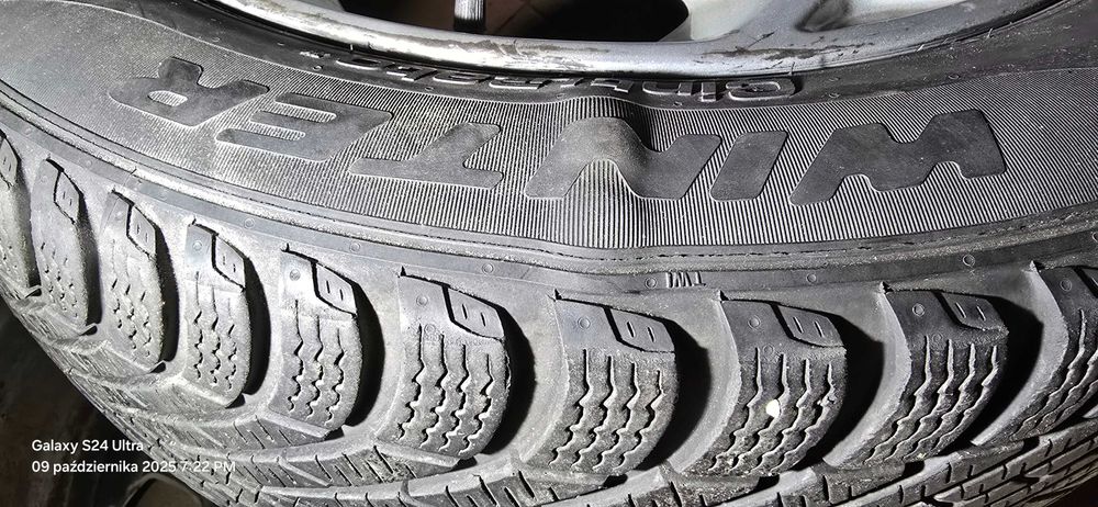 Koła i opony  zimowe Ford R16 205/55 Pirelli