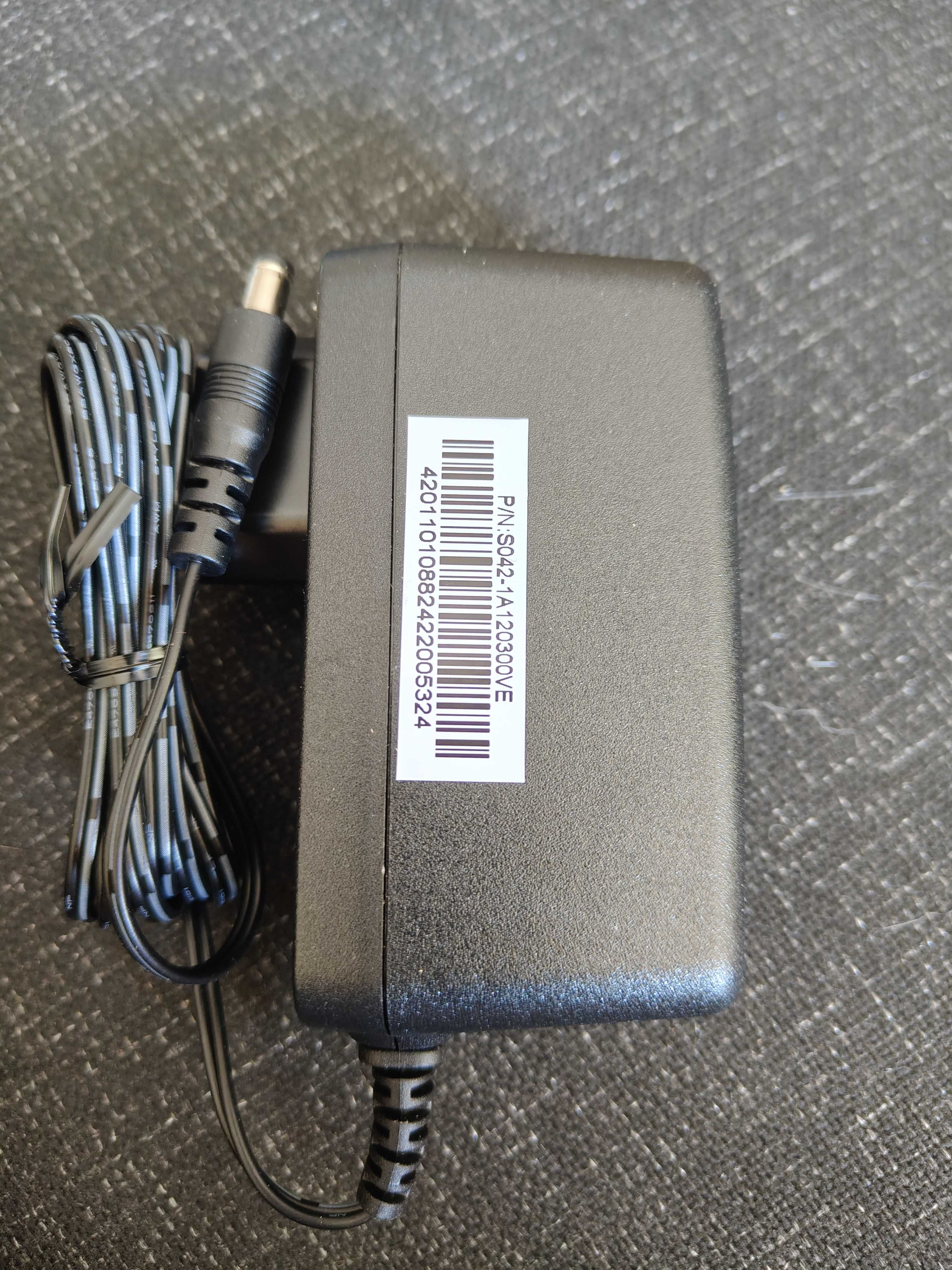 Zasilacz przeznaczony do modeli 4K DUALBOX+