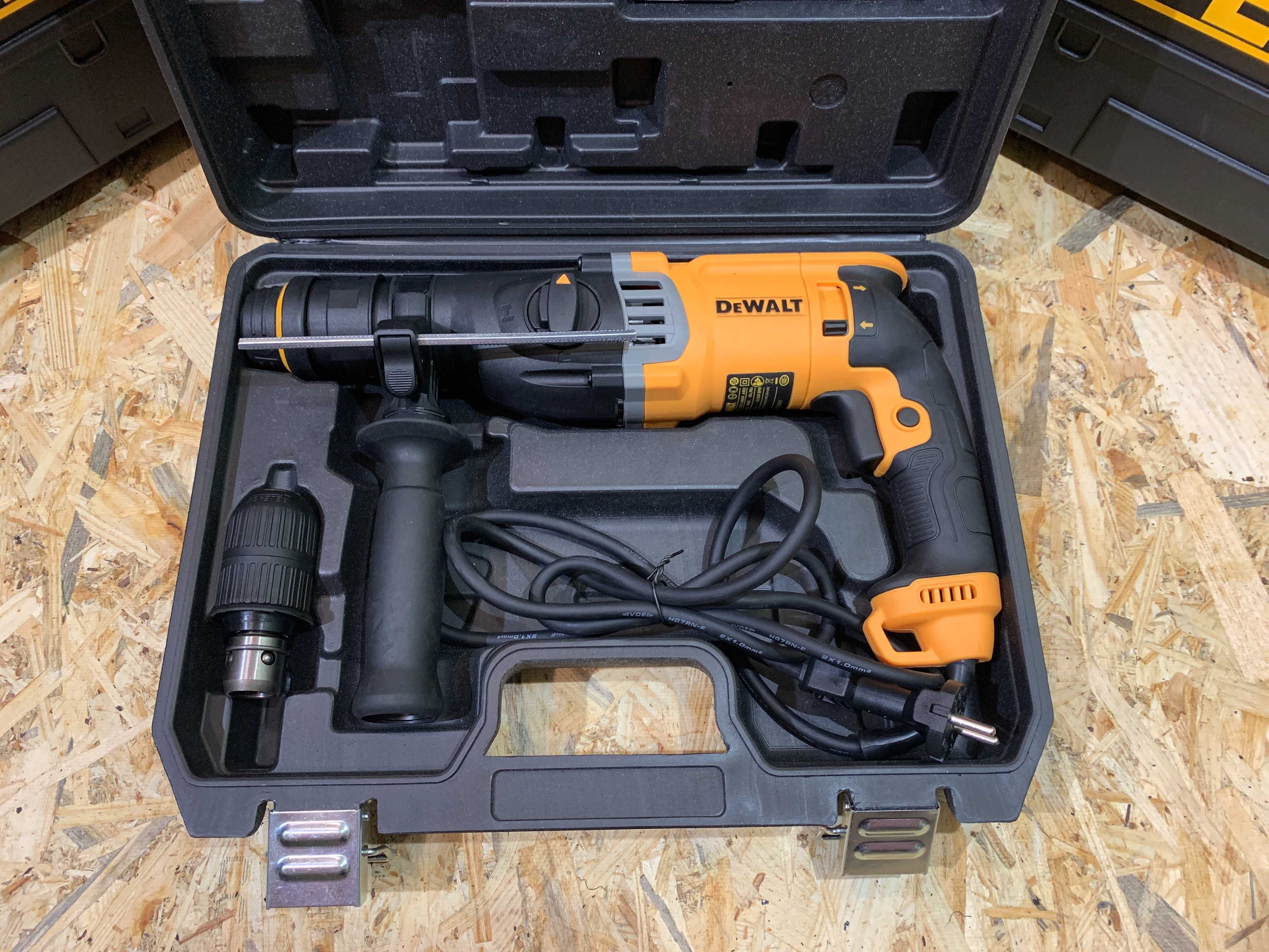 Перфоратор мережевий DeWALT D25144K 900Вт