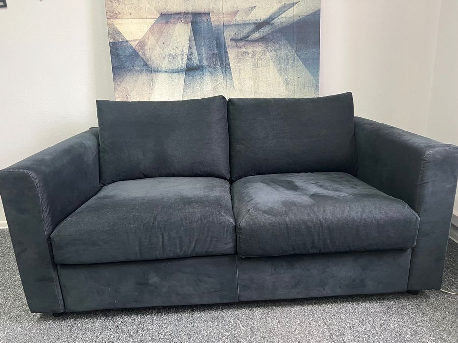 dwuosobowa sofa IKEA Vimle w kolorze antracytowym Hillared