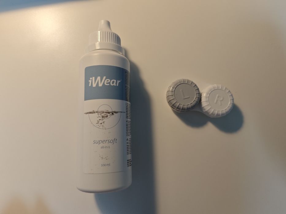 Płyn do soczewek i pudełko