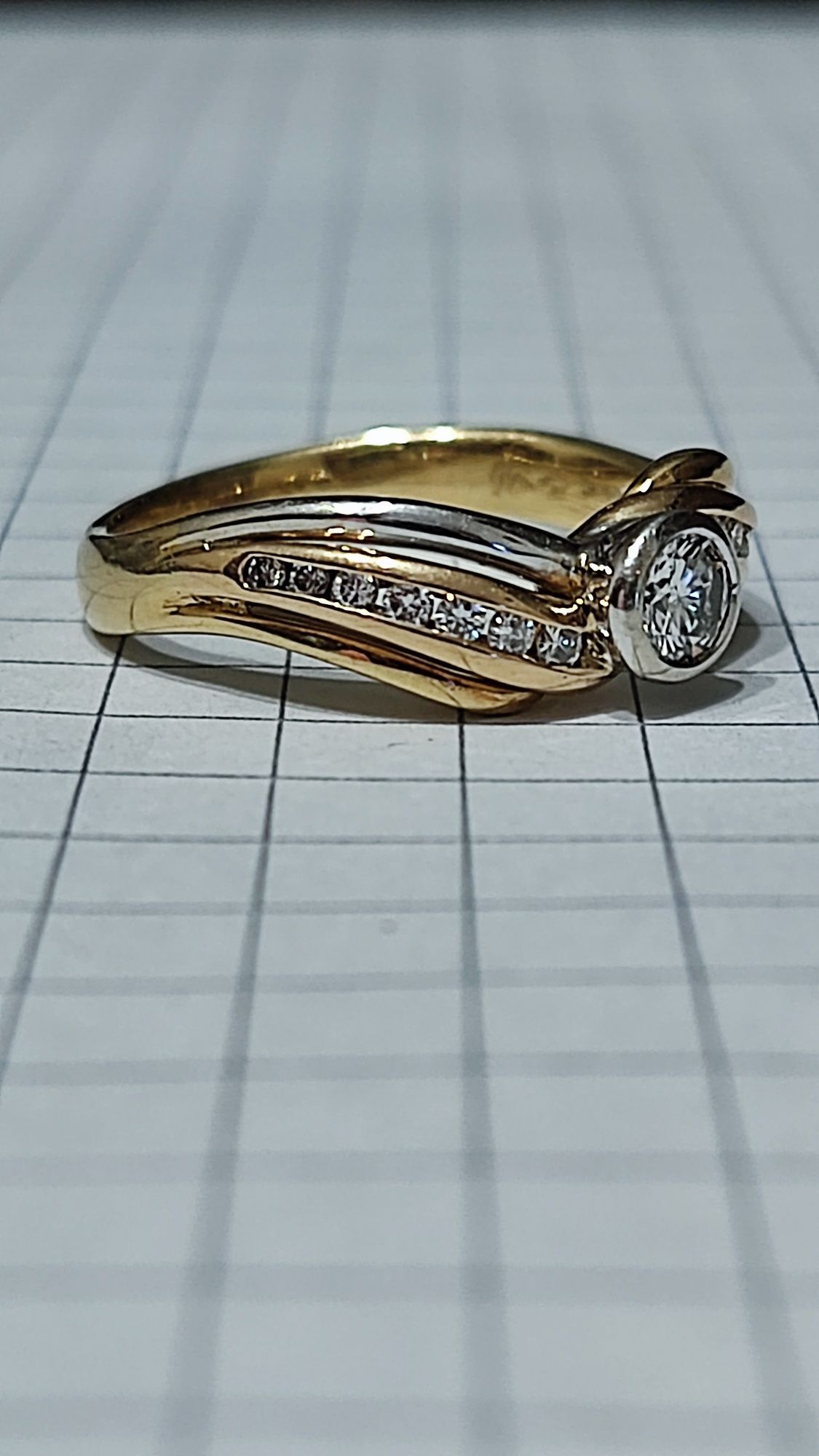 Золота каблучка з діамантами, DAMIANI, 750 проба