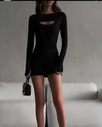 Ідеальна чорна сукня
