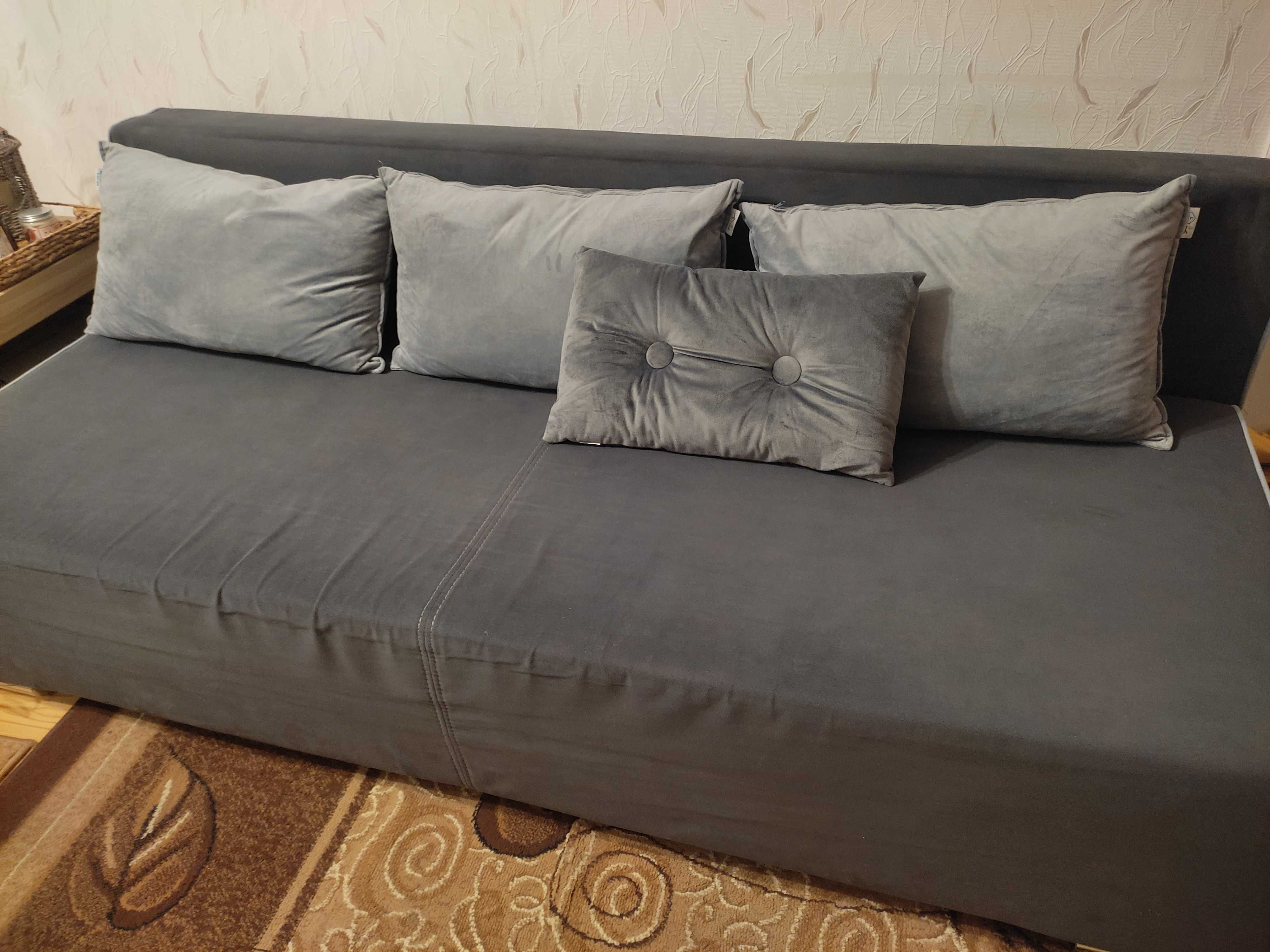 Sofa, łóżko rozkładane+ poduszki dekoracyjne