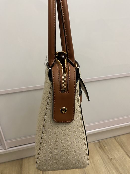 Продам сумку guess