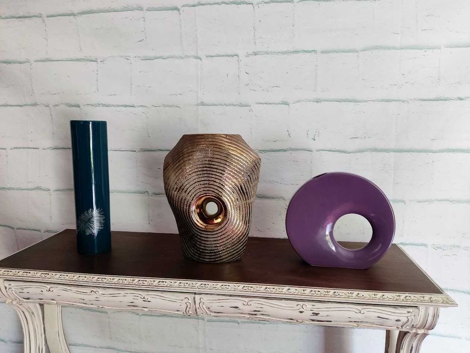 Jarra estilo moderno em faiança cor lilás