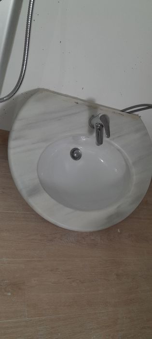 Pia em mármore, casa de banho