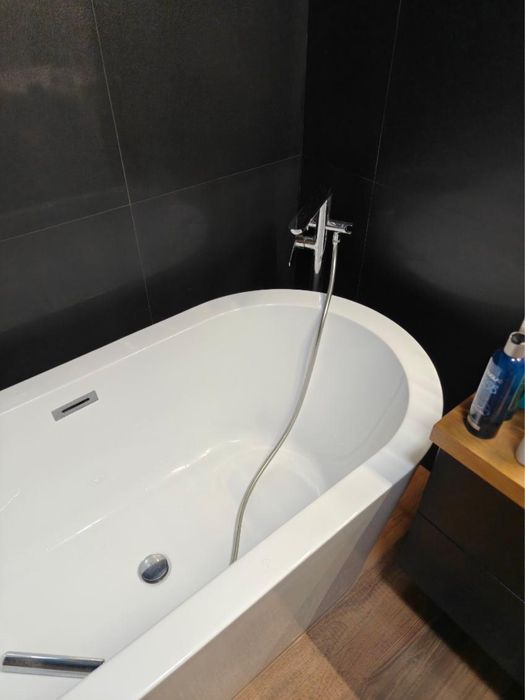 Wanna wolnostojąca z baterią