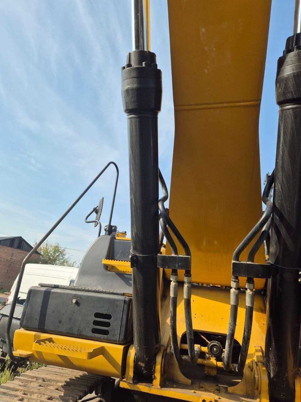 Продам Екскаватор 
CAT 336 Гідравлічна трансмісія
В робочому стані.